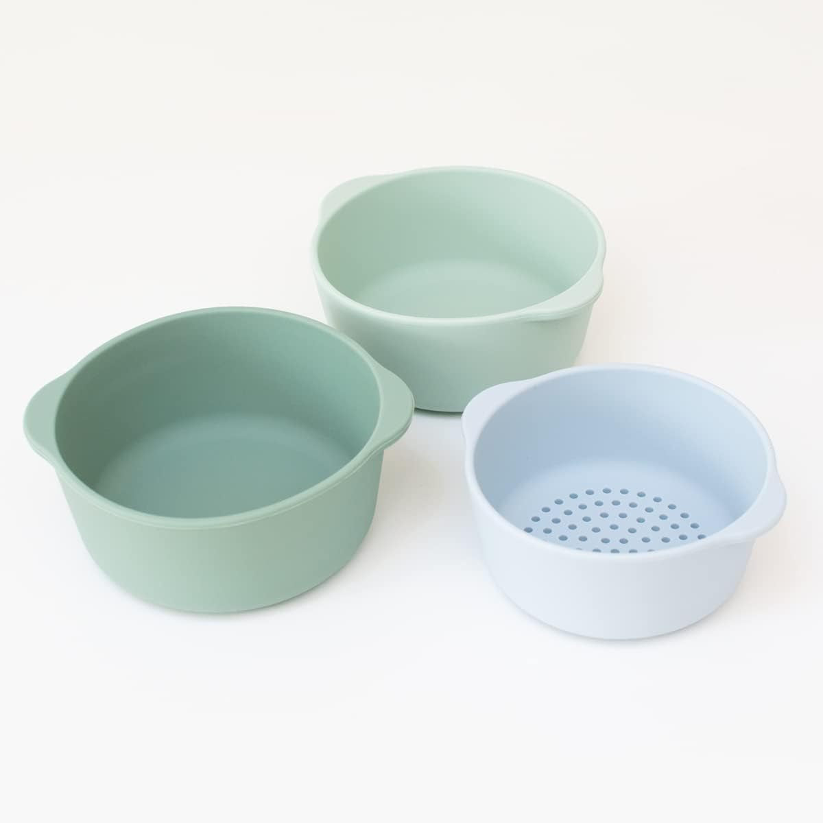 Pastel silicone nesting bowls.